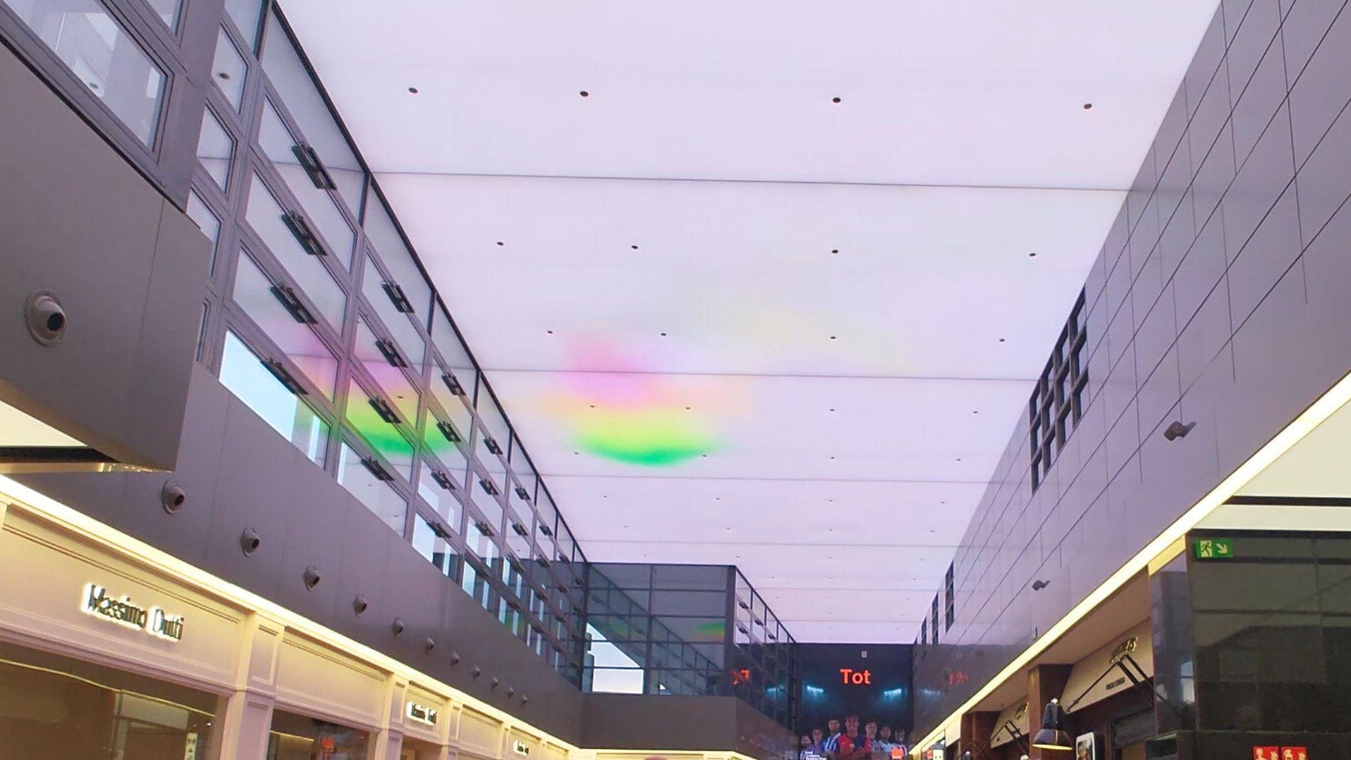 Juego de iluminación en L'illa Diagonal